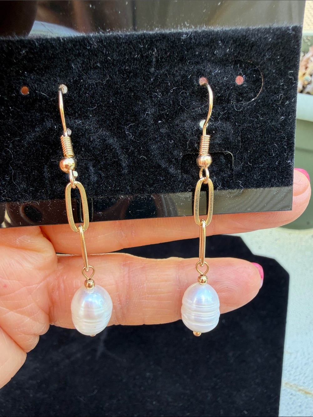 Gold Tone Paperclip and Cultured Freshwater Pearl Drop Fashion Earrings NWT